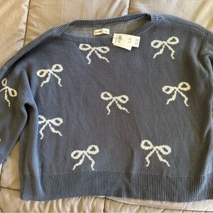 Hollister Grey Sweater with White Bow Design